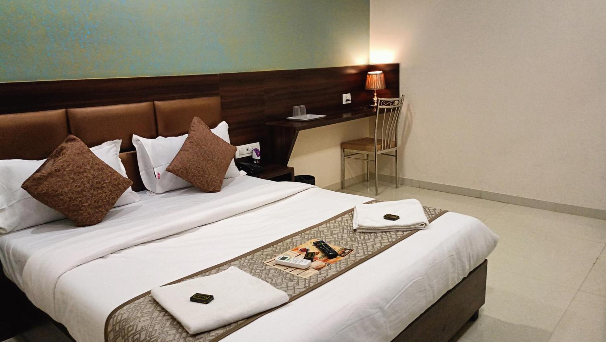 Hotel Bkc Anex Near Bandra Kurla Complex Bombay Esterno foto