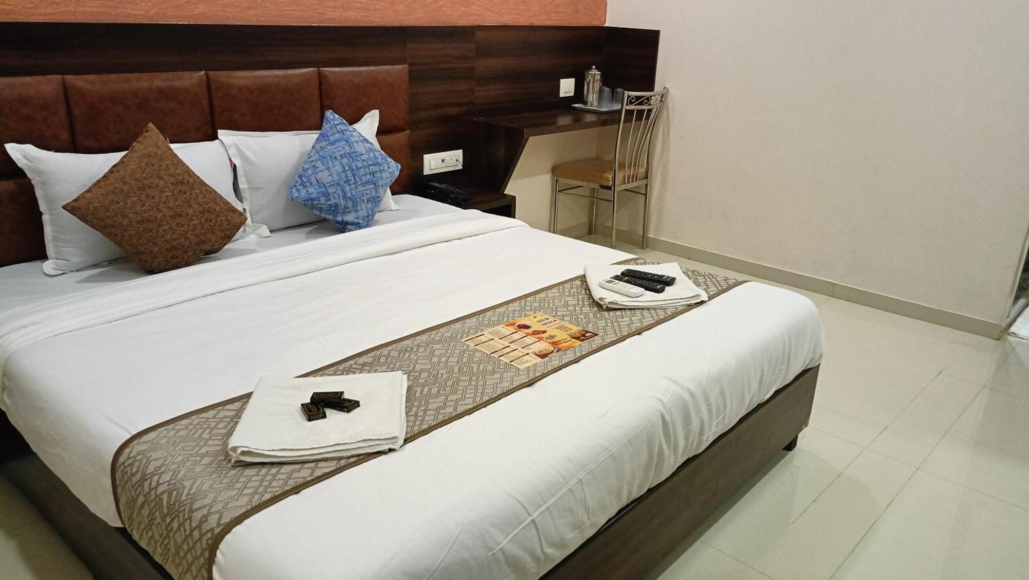Hotel Bkc Anex Near Bandra Kurla Complex Bombay Esterno foto